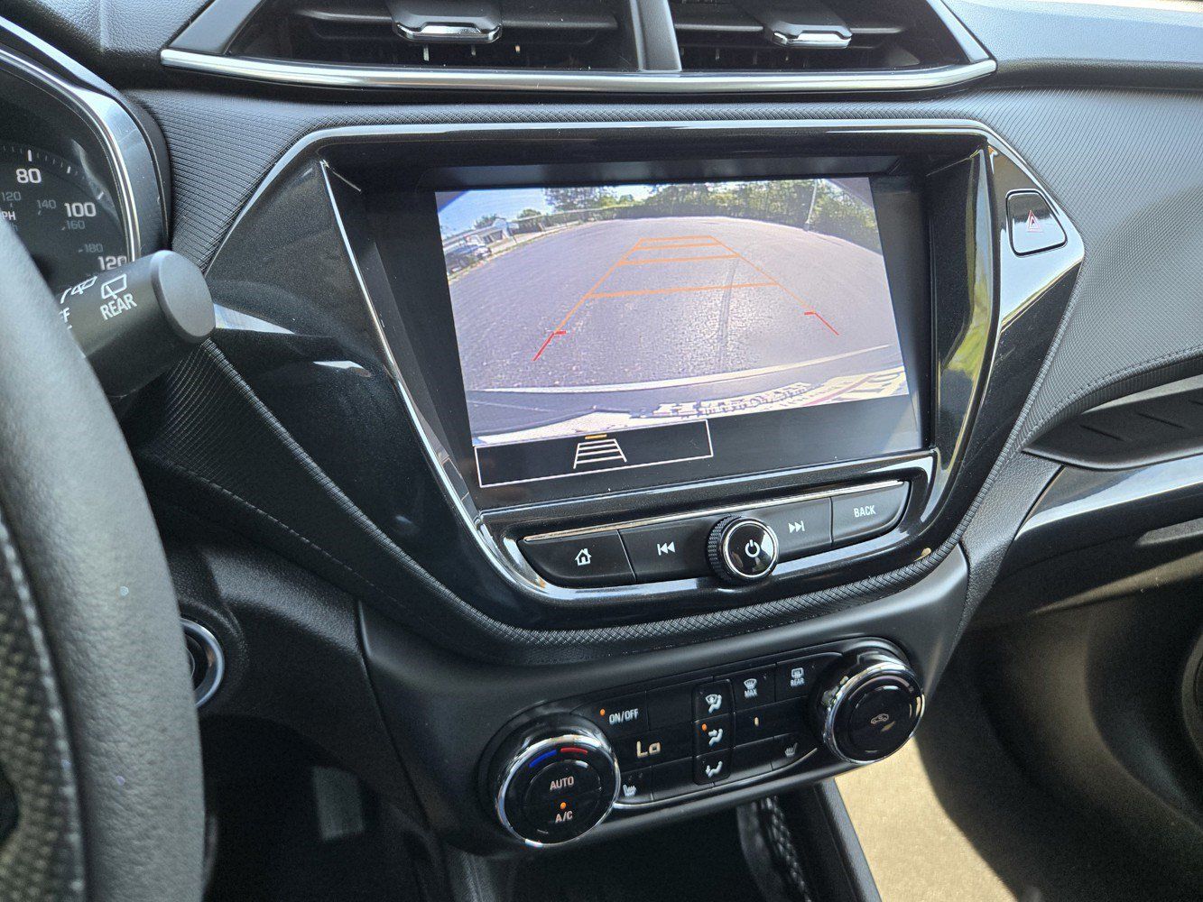 Certified 2023 Chevrolet TrailBlazer LT w/ Convenience Package AWD/4WD image 9