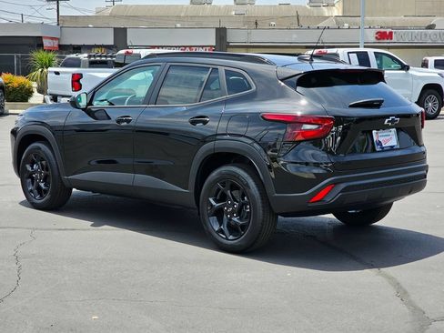 New 2026 Chevrolet Trax LT w/ Driver Confidence Package FWD image 4
