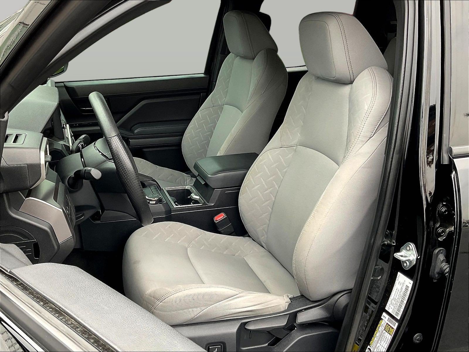 Used 2025 Toyota Tacoma SR5 AWD/4WD image 24