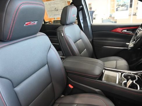 New 2026 Chevrolet Traverse Z71 w/ Enhanced Driving Package AWD/4WD image 8