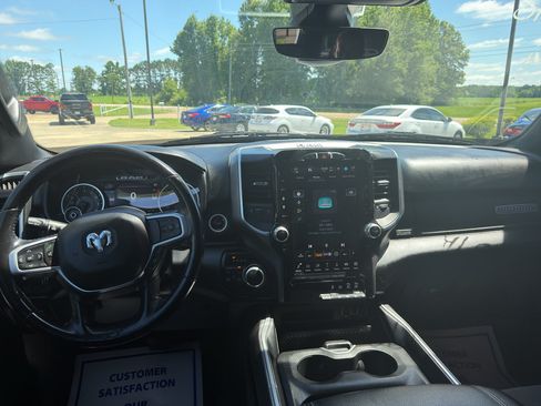 Used 2022 RAM 1500 Big Horn AWD/4WD image 10