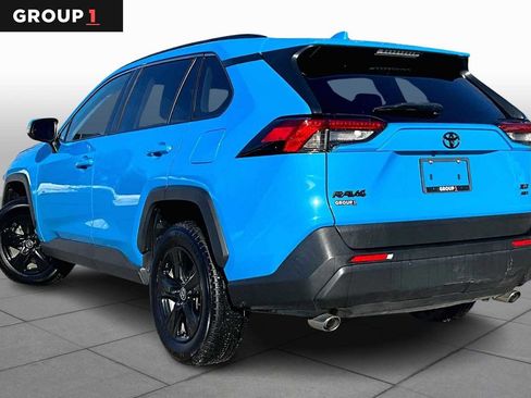 Used 2021 Toyota RAV4 XLE image 11