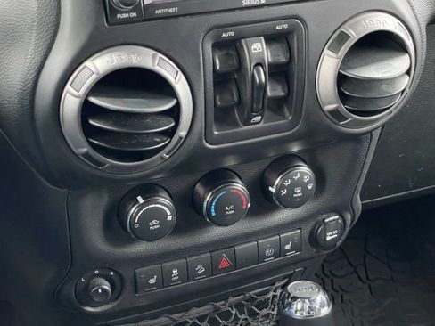 Used 2017 Jeep Wrangler Unlimited Sport image 23