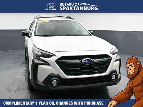 Used 2025 Subaru Outback Onyx Edition XT AWD/4WD image 2