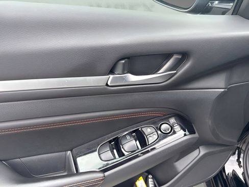 Used 2023 Nissan Altima 2.5 SR FWD image 19