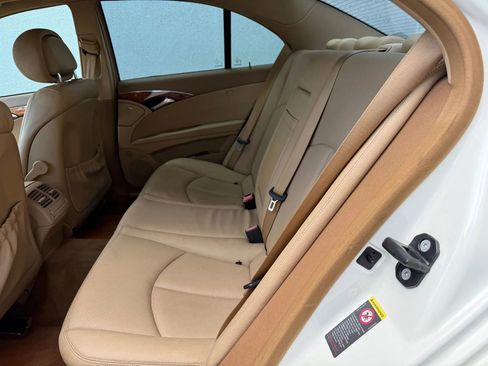 Used 2008 Mercedes-Benz E 350 4MATIC Sedan image 21