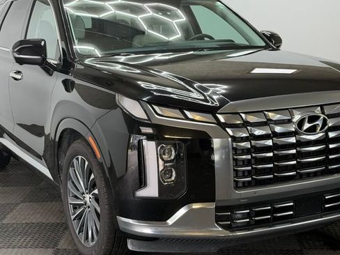 Used 2023 Hyundai Palisade Calligraphy w/ Cargo Package FWD image 2