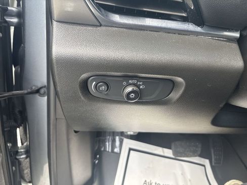 Certified 2023 Chevrolet Traverse LT image 17