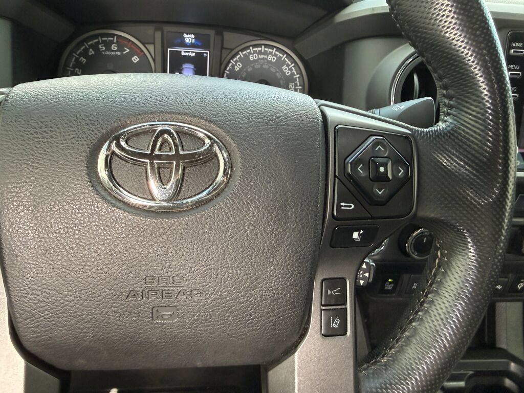 Used 2021 Toyota Tacoma TRD Off-Road w/ Technology Package AWD/4WD image 16