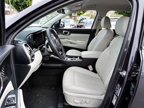 Used 2023 Kia Sorento EX AWD/4WD image 14