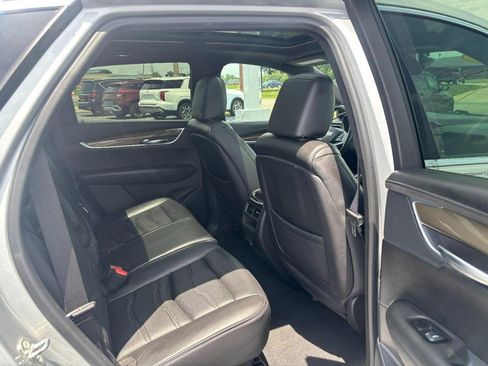 Used 2017 Cadillac XT5 Platinum w/ Driver Assist Package AWD/4WD image 12