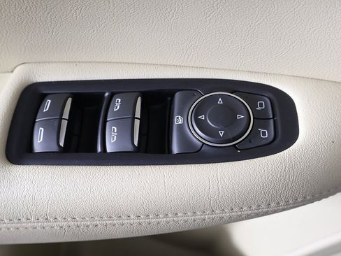 Used 2019 Cadillac XT5 AWD image 32