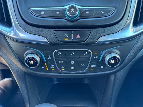 Used 2022 Chevrolet Equinox LT image 13