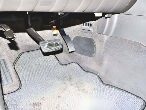 Used 2006 Nissan Pathfinder SE w/ (P01) Se Premium Pkg image 12