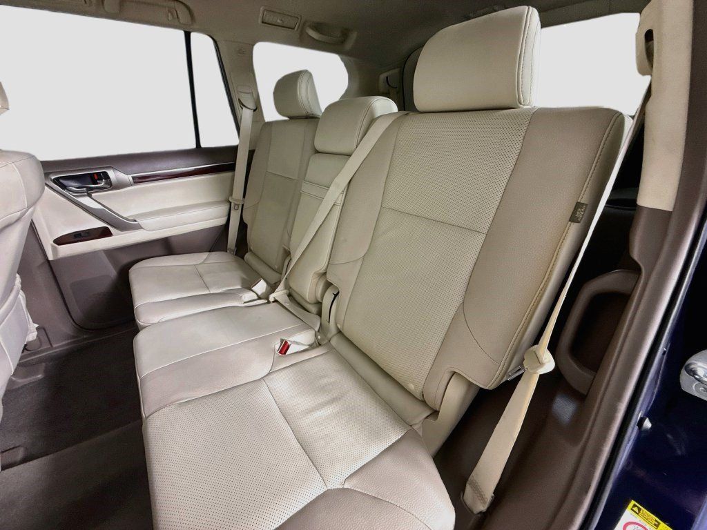 Used 2019 Lexus GX 460 Premium w/ Premium Package AWD/4WD image 24