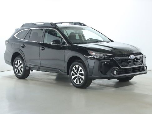 Certified 2025 Subaru Outback Premium image 9