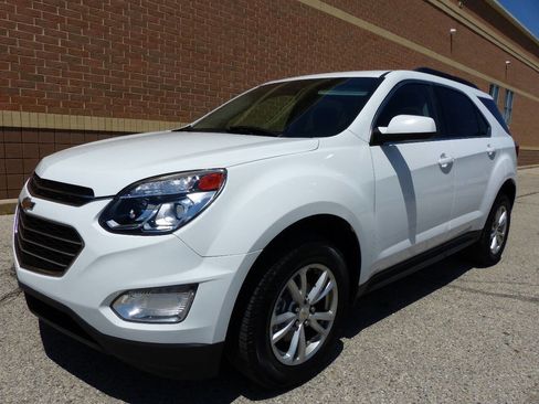 Used 2017 Chevrolet Equinox LT w/ Convenience Package FWD image 6