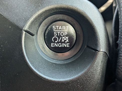 Used 2019 Jeep Compass Limited image 21