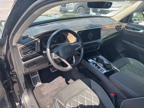 Used 2025 Volkswagen Atlas SEL Premium R-Line AWD/4WD image 8