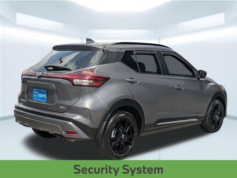 Used 2023 Nissan Kicks SR w/ SR Premium Package FWD image 7