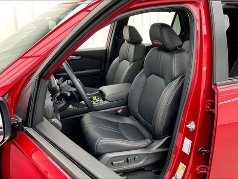 Certified 2025 Honda Pilot TrailSport image 8