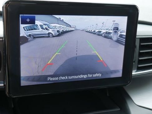 Used 2020 Ford Explorer XLT w/ Equipment Group 202A image 3