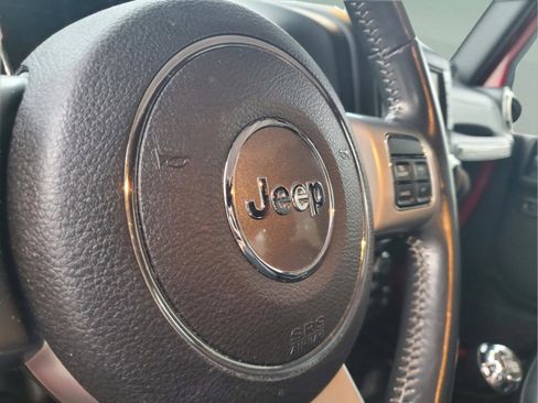 Used 2014 Jeep Wrangler Freedom Edition image 5