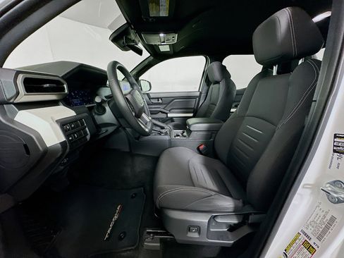 Used 2024 Toyota Tacoma TRD Off-Road image 13