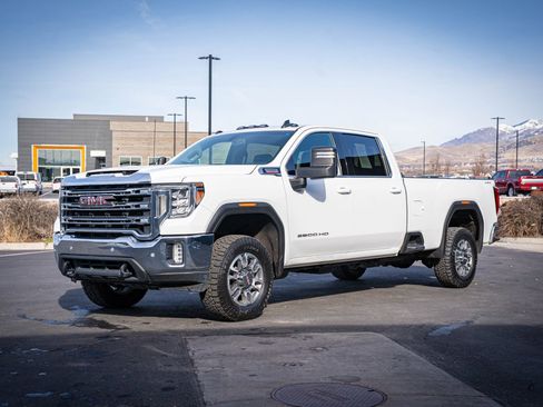 Used 2022 GMC Sierra 3500 SLE w/ SLE Convenience Package image 10
