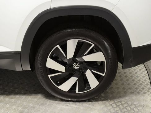 Used 2024 Volkswagen Atlas Cross Sport SE AWD/4WD image 38