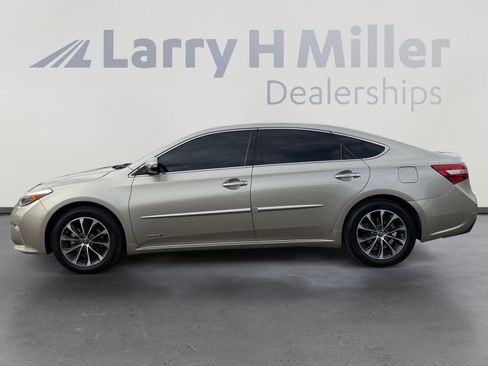 Used 2016 Toyota Avalon XLE Premium image 2