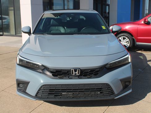 Used 2022 Honda Civic Sport Touring image 2