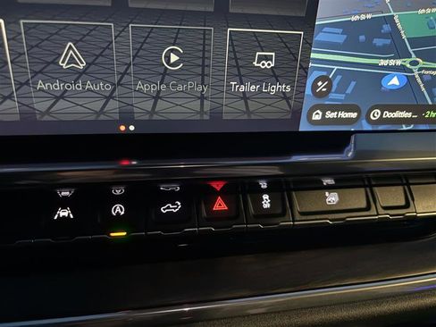 Used 2025 GMC Sierra 1500 SLT image 16