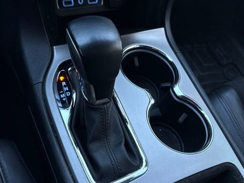 Used 2021 Jeep Grand Cherokee Laredo X image 22