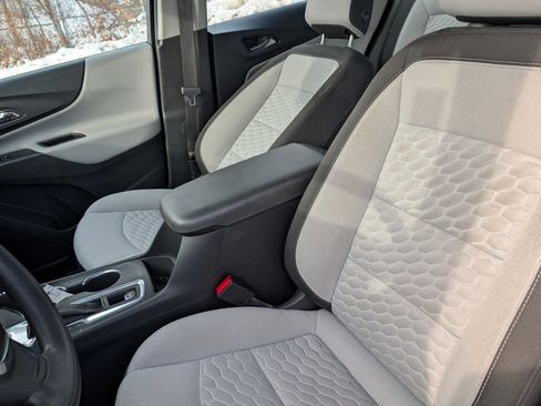 Used 2020 Chevrolet Equinox LS image 16