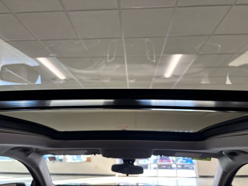 Used 2023 Chevrolet Equinox LT image 18