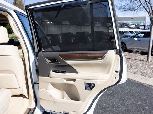 Used 2020 Lexus LX 570 4WD w/ Luxury Package image 61