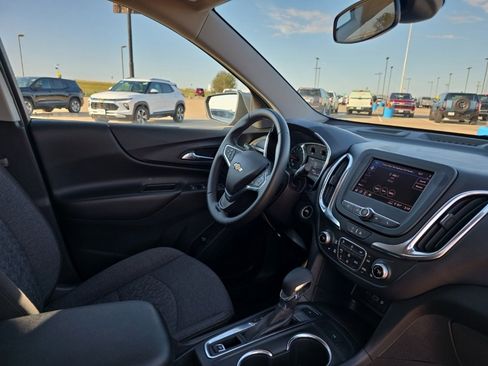 Used 2024 Chevrolet Equinox LT image 17