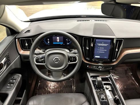 Certified 2023 Volvo XC60 B5 Plus w/ Climate Package image 21