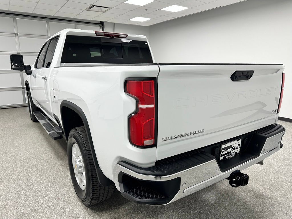Used 2026 Chevrolet Silverado 2500 LTZ w/ LTZ Premium Package AWD/4WD image 7