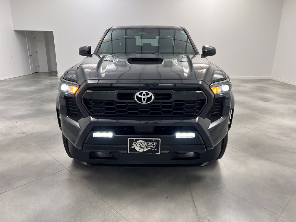 Used 2024 Toyota Tacoma TRD Sport RWD image 4