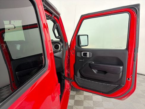 Used 2019 Jeep Wrangler Unlimited Sport S AWD/4WD image 31