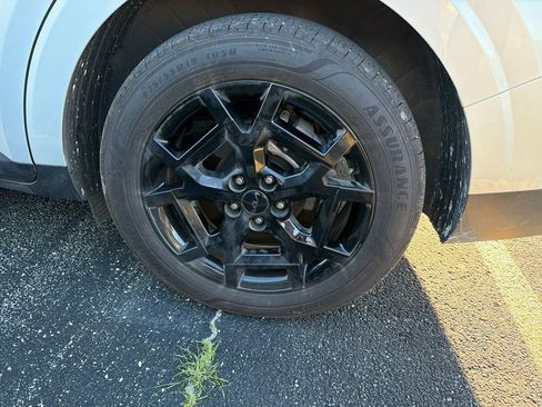 Used 2025 Kia Carnival SX w/ SX Dark Edition Package FWD image 7