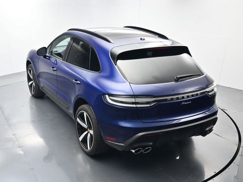 Certified 2025 Porsche Macan AWD/4WD image 36