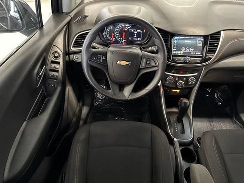 Used 2019 Chevrolet Trax LS w/ Tint and Cruise Package FWD image 4
