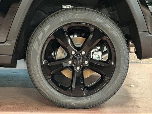 New 2025 Jeep Grand Cherokee Limited w/ Luxury Tech Group II image 25