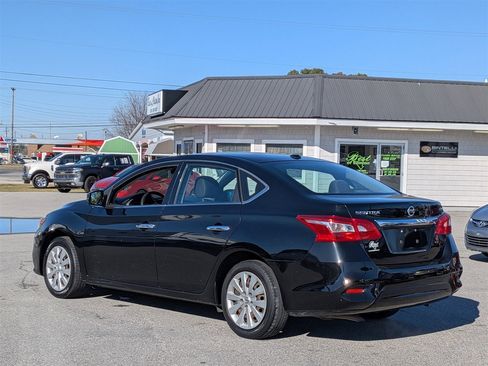 Used 2017 Nissan Sentra SV image 3