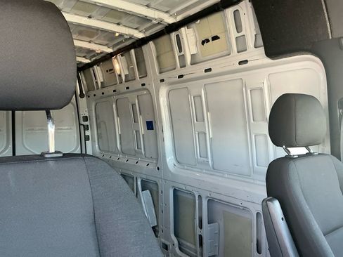 Used 2025 Mercedes-Benz Sprinter 2500 image 18