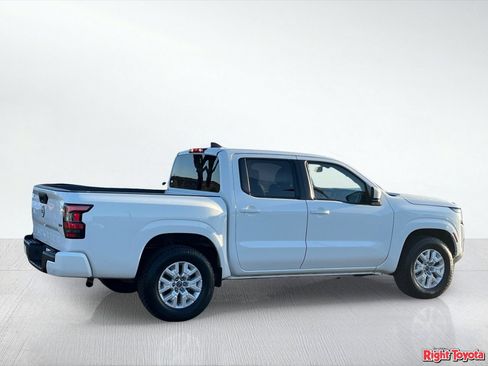 Used 2022 Nissan Frontier SV RWD image 5