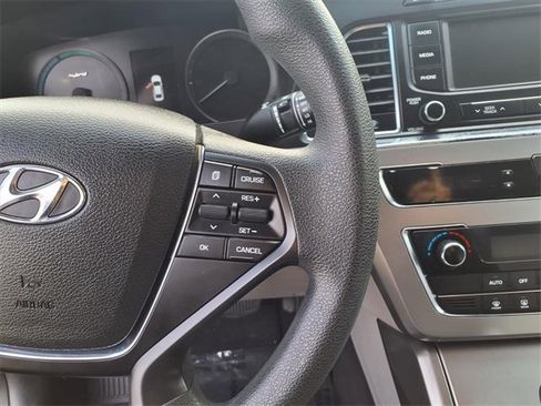 Used 2016 Hyundai Sonata SE image 14